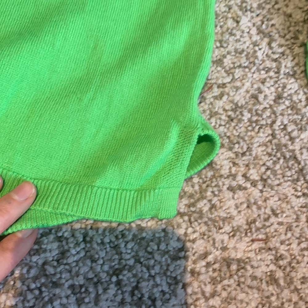 Light weight green merino wool aritzia sweater - Picture 5 of 8